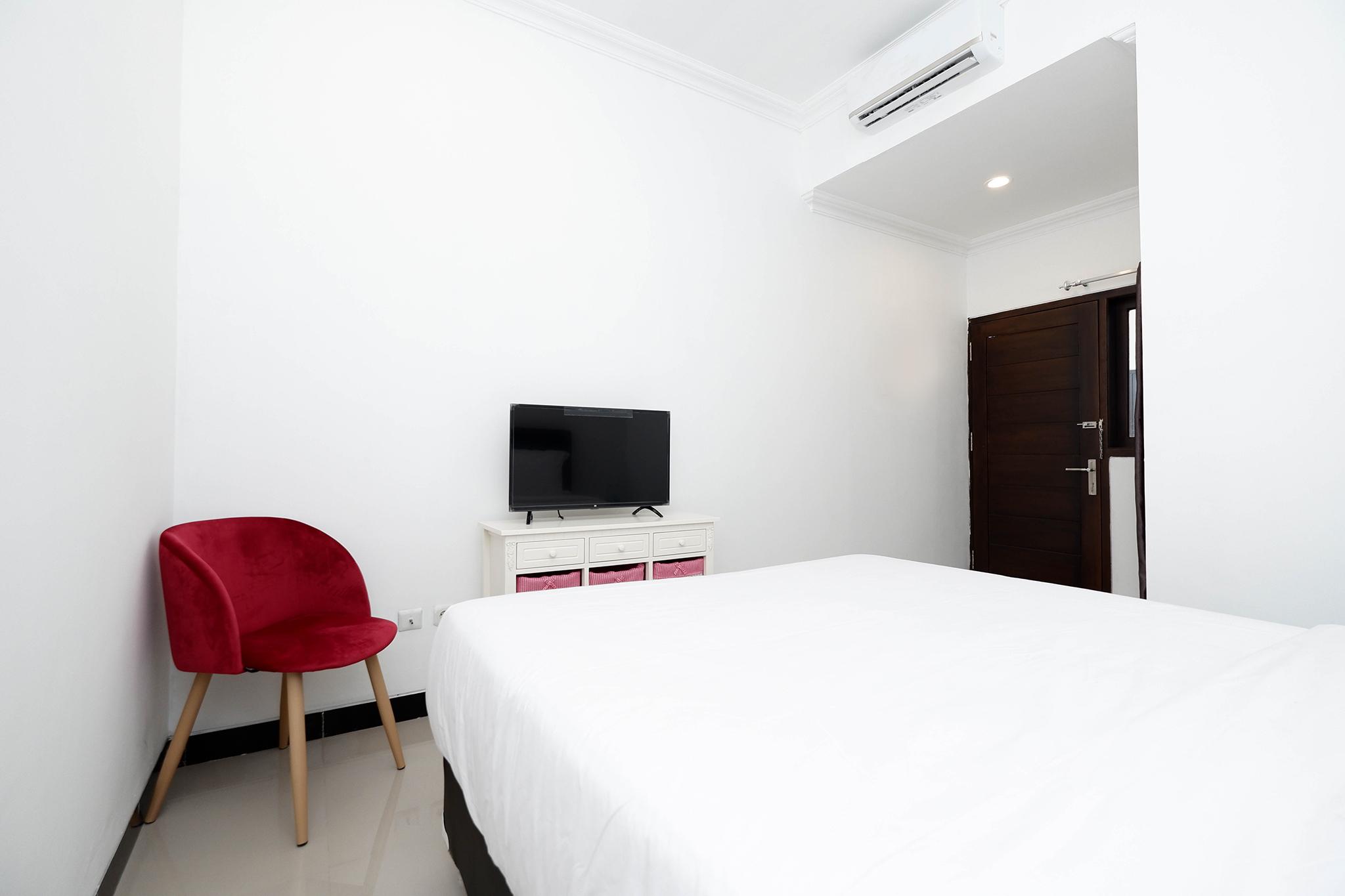 Oyo 1611 Four D'Home Surakarta  Экстерьер фото