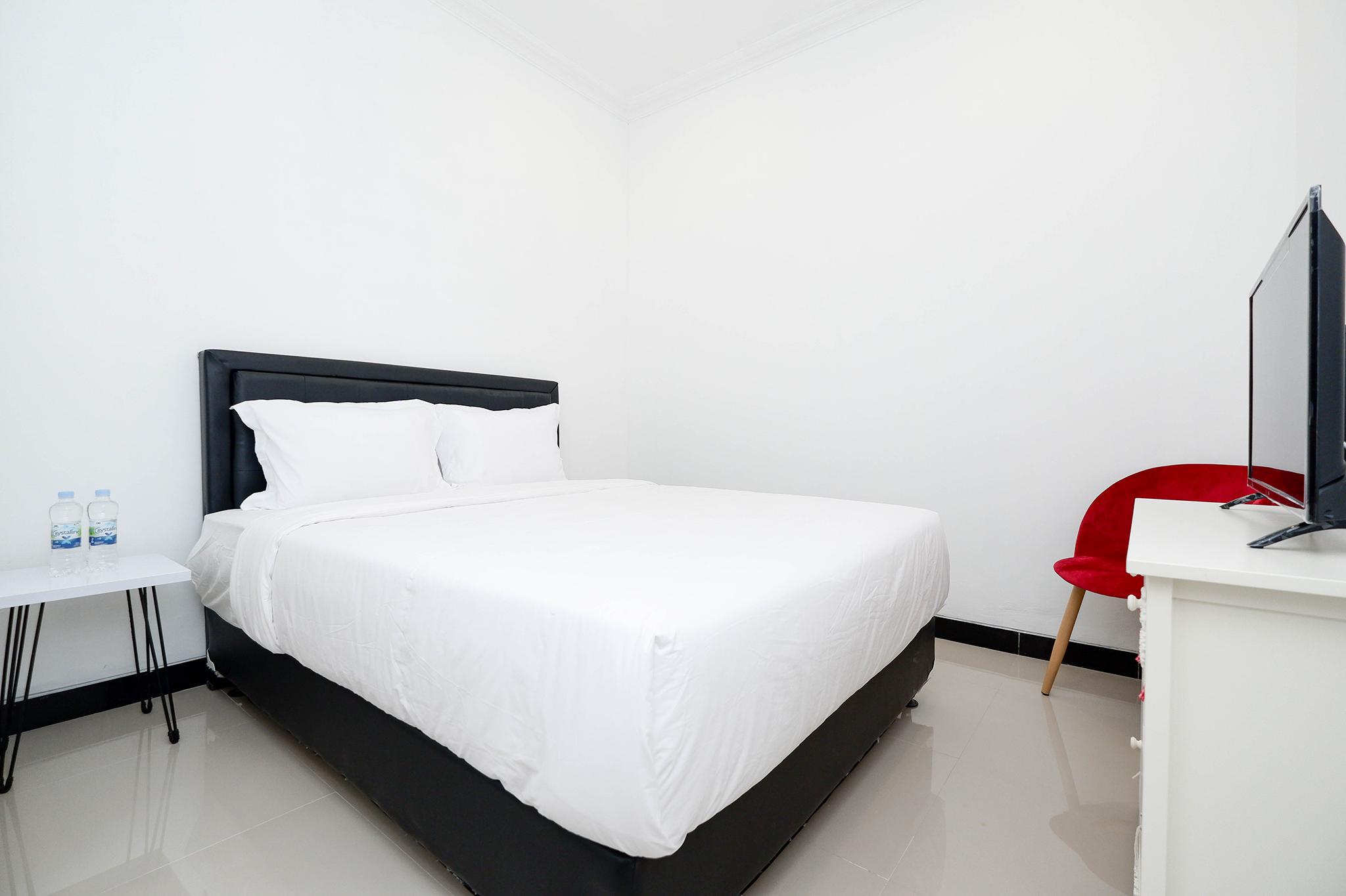 Oyo 1611 Four D'Home Surakarta  Экстерьер фото