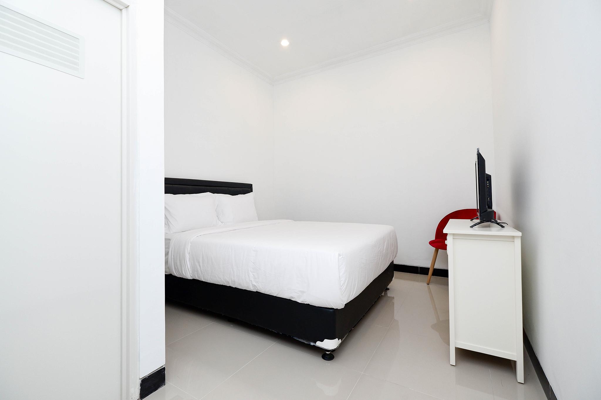 Oyo 1611 Four D'Home Surakarta  Экстерьер фото
