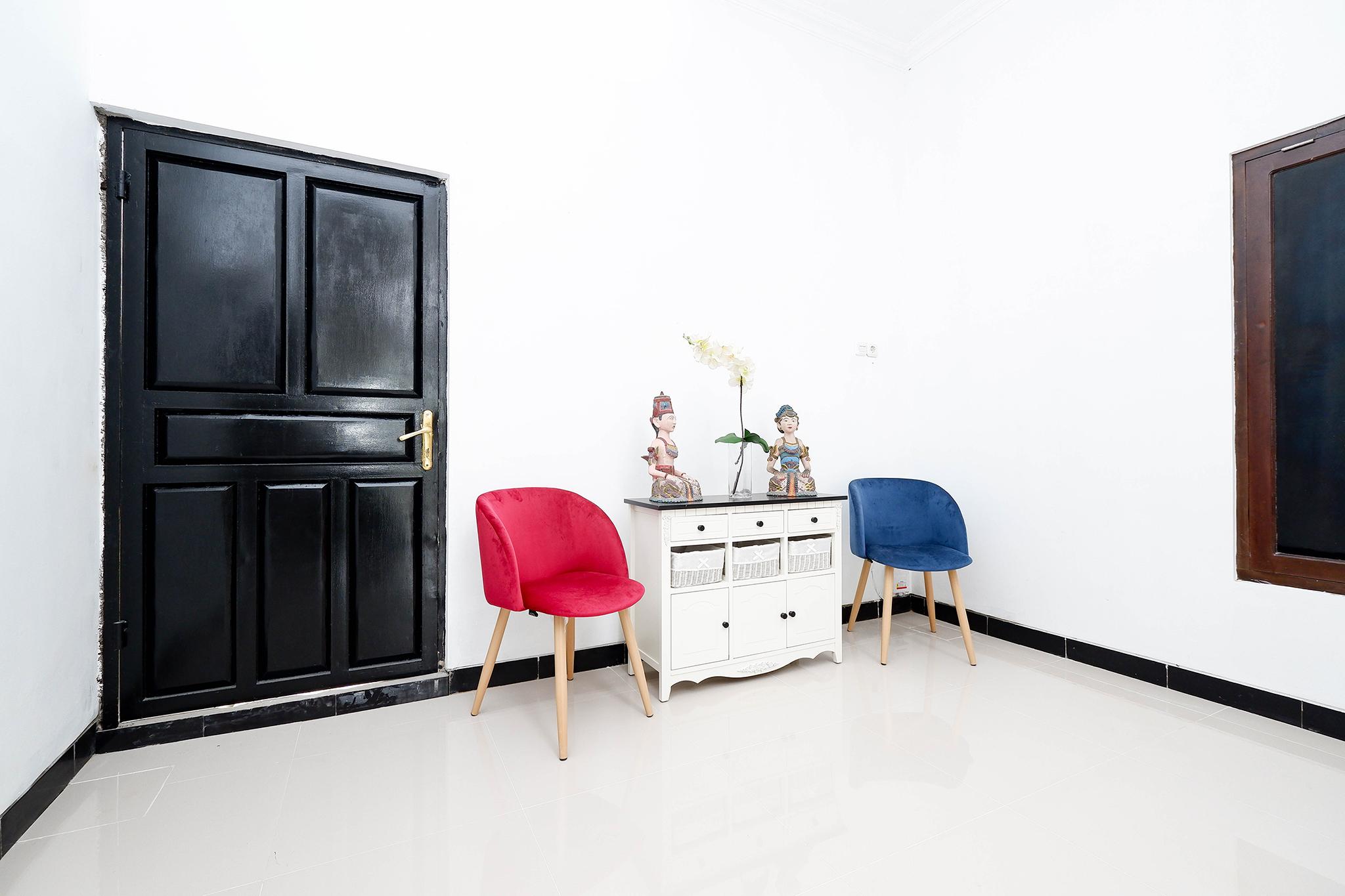 Oyo 1611 Four D'Home Surakarta  Экстерьер фото