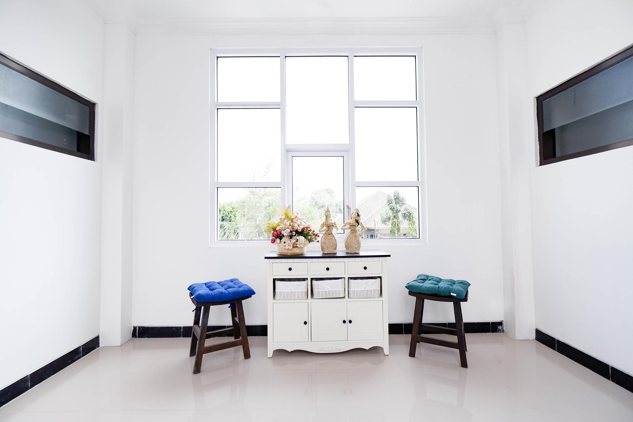 Oyo 1611 Four D'Home Surakarta  Экстерьер фото