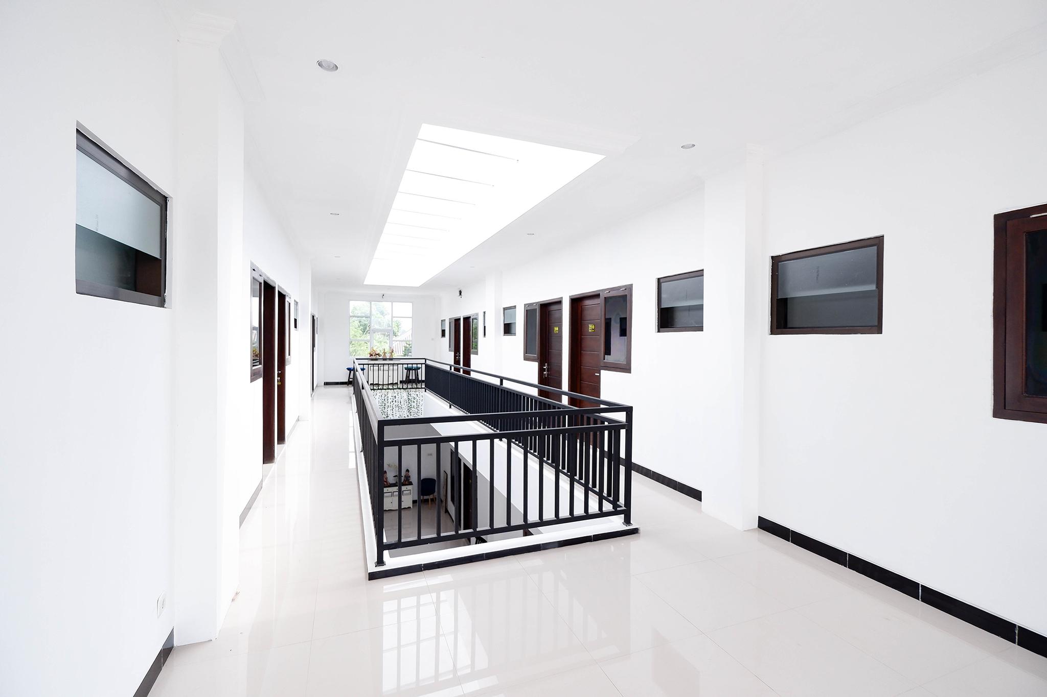 Oyo 1611 Four D'Home Surakarta  Экстерьер фото