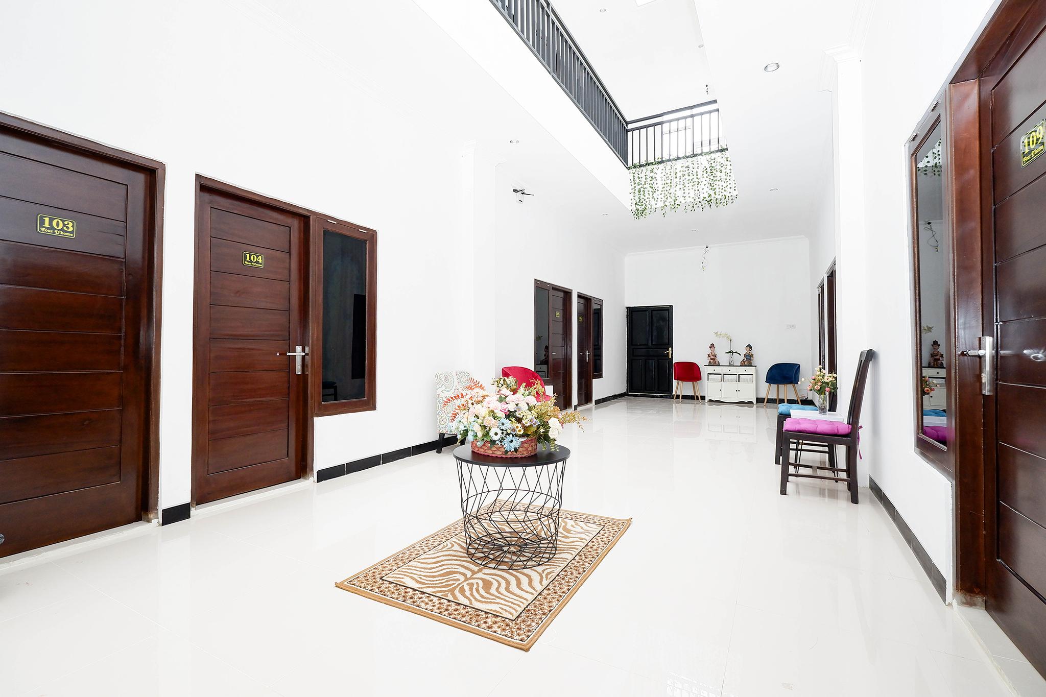 Oyo 1611 Four D'Home Surakarta  Экстерьер фото